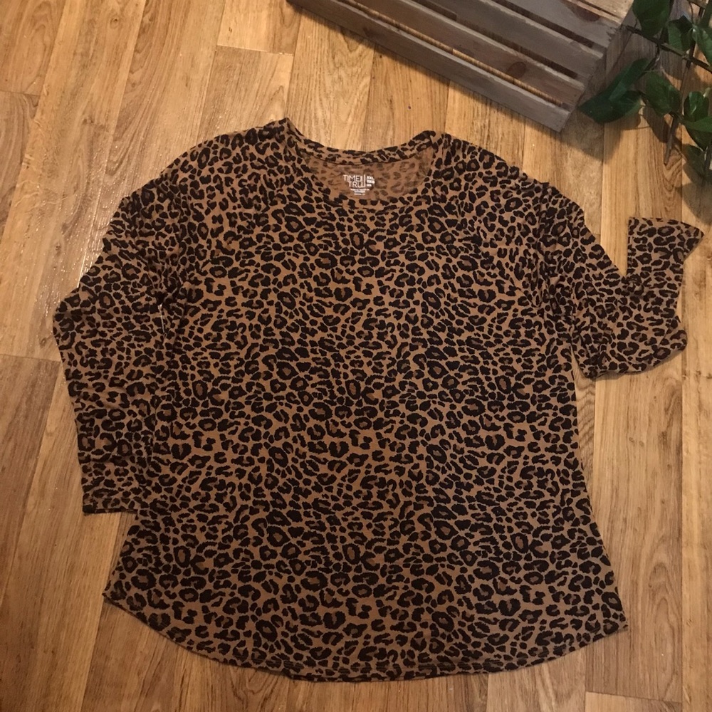 Time and Tru  leopard print shirt size XXL W
